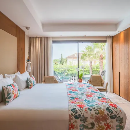 Kube Saint-tropez Отель