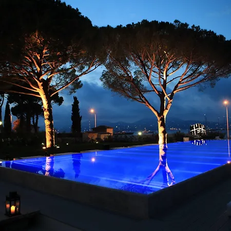 Kube Saint-tropez Отель