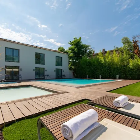 Отель Kube Saint-tropez