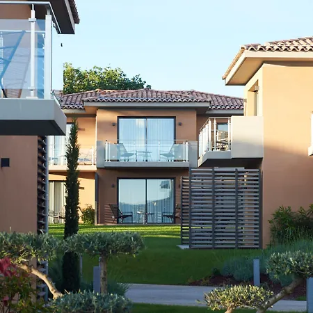 Kube Saint-tropez Отель Гассен