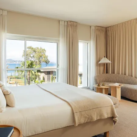 Kube Saint-tropez Hotel