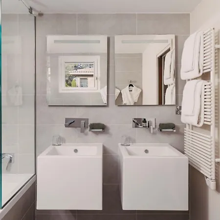 Kube Saint-tropez Hotel