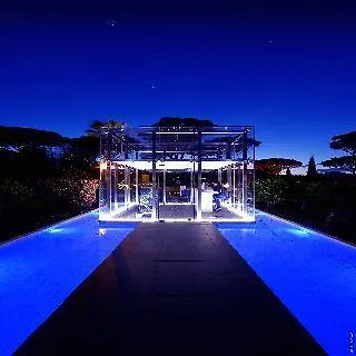 Kube Saint-tropez Hotel 5*