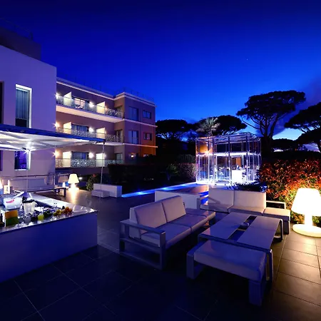 Kube Saint-tropez Отель Гассен