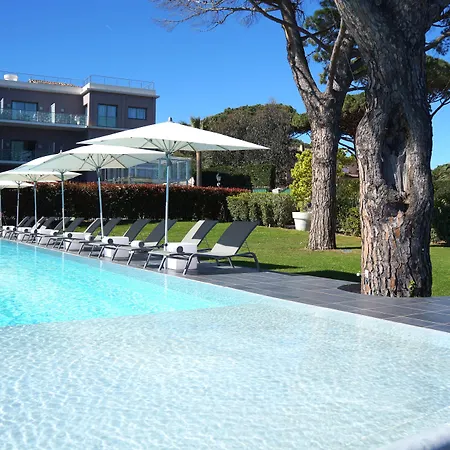 Kube Saint-tropez Отель