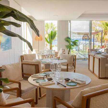 Отель Kube Saint-tropez Гассен