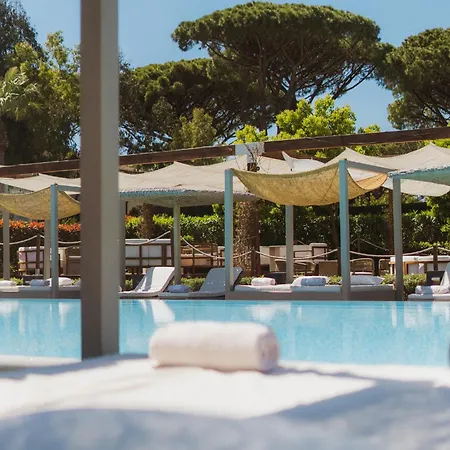 Отель Kube Saint-tropez