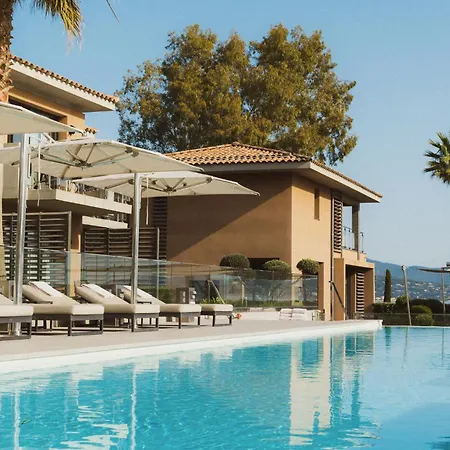 Kube Saint-tropez Отель Гассен