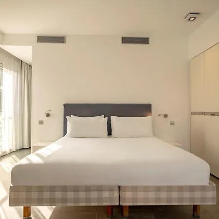 Kube Saint-tropez Hotel 5*