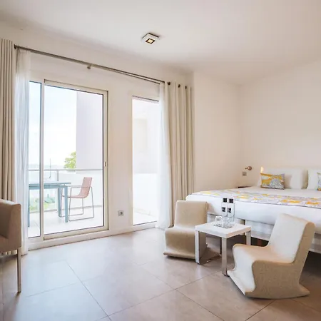 Отель Kube Saint-tropez Гассен