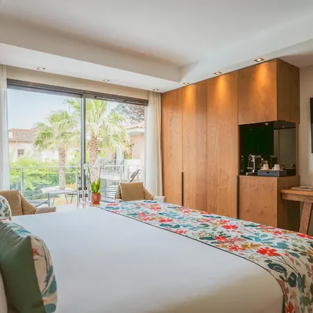 Отель Kube Saint-tropez Гассен
